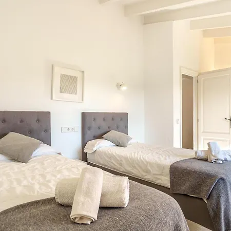 Pollensa Cycling 아파트 *